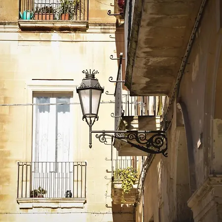 Ferrante D'aragona Bed and Breakfast Λέτσε