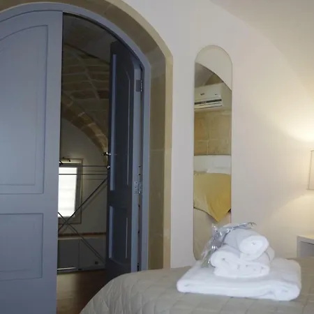 Ferrante D'aragona 2* לצ'ה