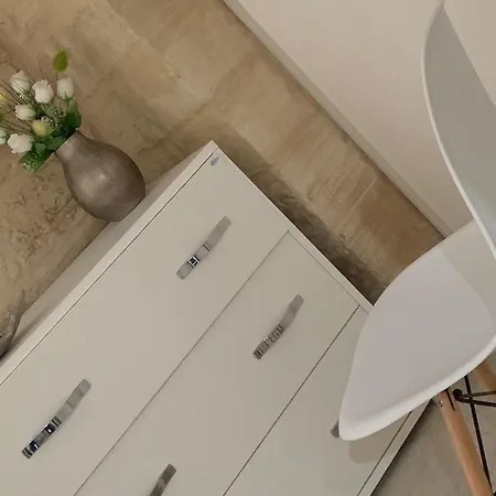 Alojamento de Acomodação e Pequeno-almoço Ferrante D'aragona 2*