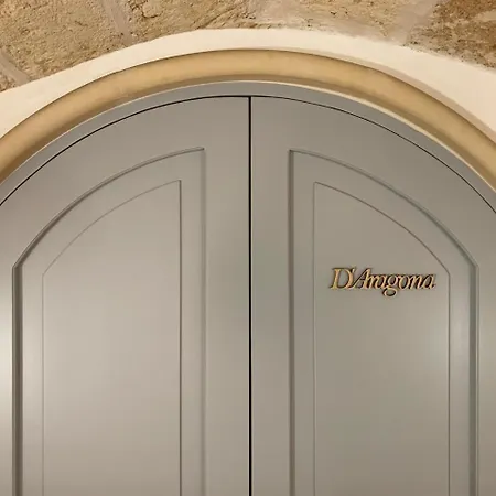 Alojamento de Acomodação e Pequeno-almoço Ferrante D'aragona